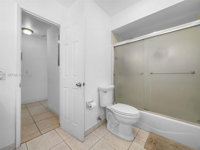 Дом в аренду по адресу 4306 Johnson St - фото 7523566