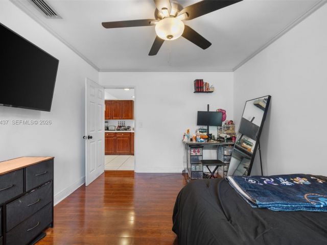 Дом в аренду по адресу 4306 Johnson St - фото 7523567