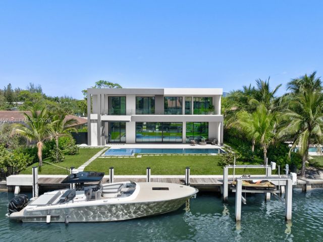 Дом в аренду по адресу 493 Holiday Dr - фото 7525287