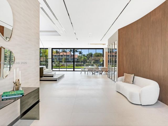 Дом в аренду по адресу 493 Holiday Dr - фото 7525289