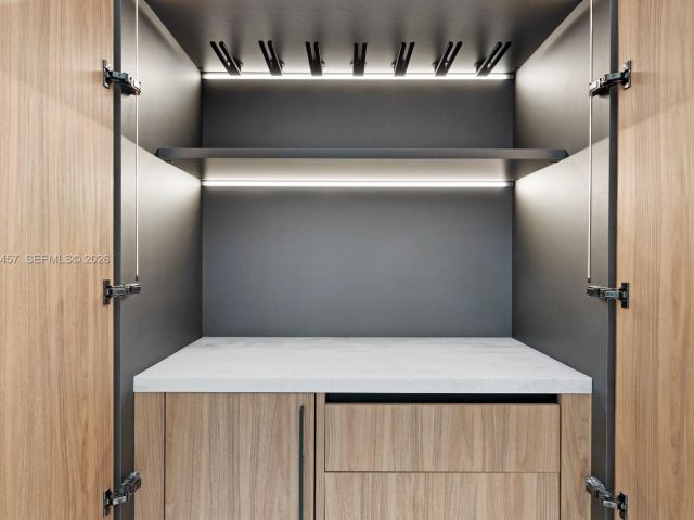 Дом в аренду по адресу 493 Holiday Dr - фото 7525299