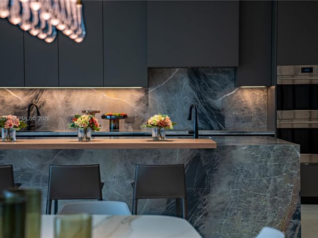 Дом в аренду по адресу 493 Holiday Dr - фото 7525300