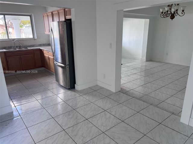 Продажа дома по адресу 3090 NW 29th St - фото 7524300