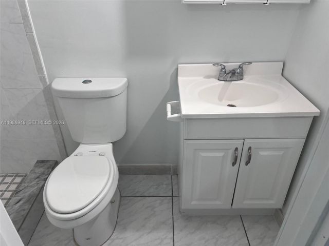 Продажа дома по адресу 3090 NW 29th St - фото 7524309