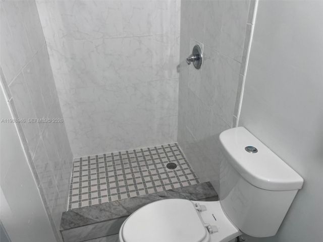 Продажа дома по адресу 3090 NW 29th St - фото 7524310