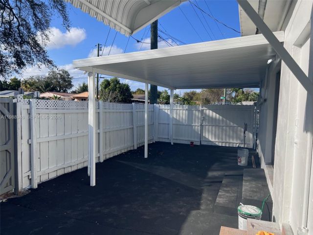 Продажа дома по адресу 3090 NW 29th St - фото 7524312