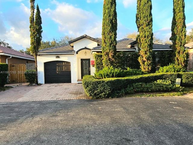 Продажа дома по адресу 8003 SW 158th Pl - фото 7524888