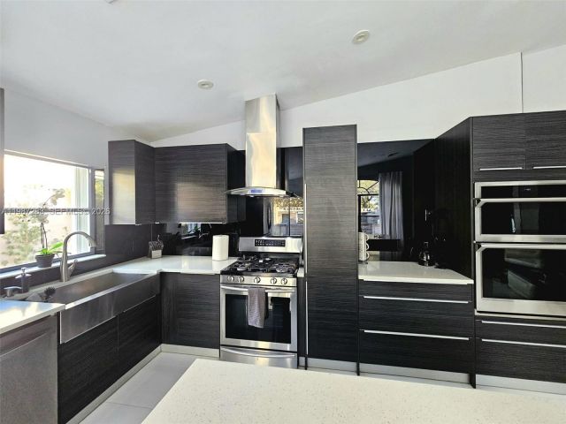 Продажа дома по адресу 8003 SW 158th Pl - фото 7524890