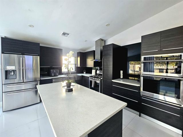 Продажа дома по адресу 8003 SW 158th Pl - фото 7524891