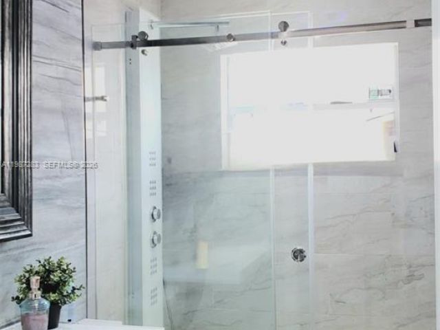 Продажа дома по адресу 8003 SW 158th Pl - фото 7524897