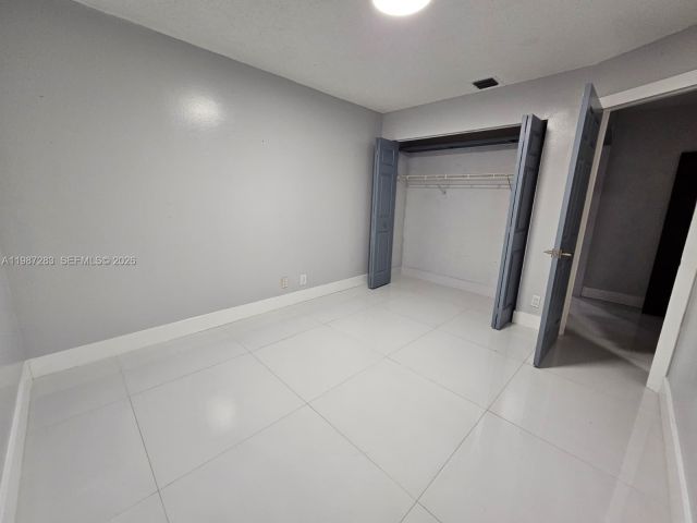 Продажа дома по адресу 8003 SW 158th Pl - фото 7524899