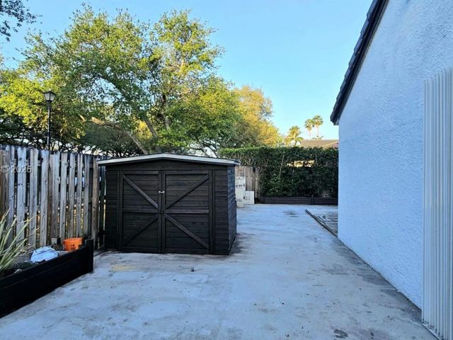 Продажа дома по адресу 8003 SW 158th Pl - фото 7524903