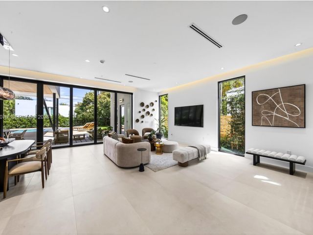 Продажа дома по адресу 609 SW 24th Rd - фото 7523348