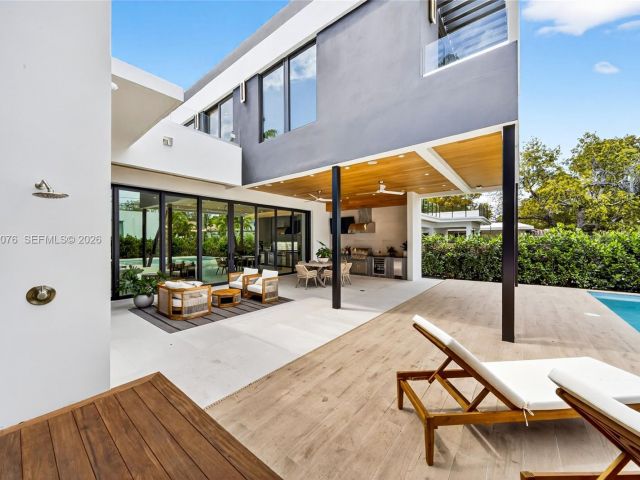 Продажа дома по адресу 609 SW 24th Rd - фото 7523357