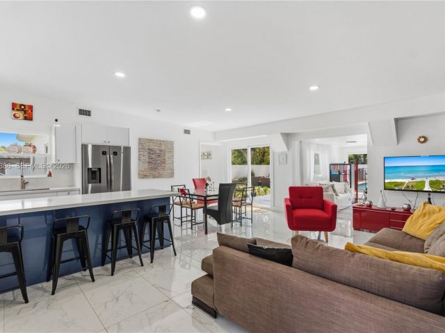 Продажа дома по адресу 1110 NE 130th St - фото 7523962