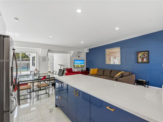 Продажа дома по адресу 1110 NE 130th St - фото 7523965