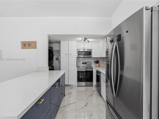 Продажа дома по адресу 1110 NE 130th St - фото 7523967