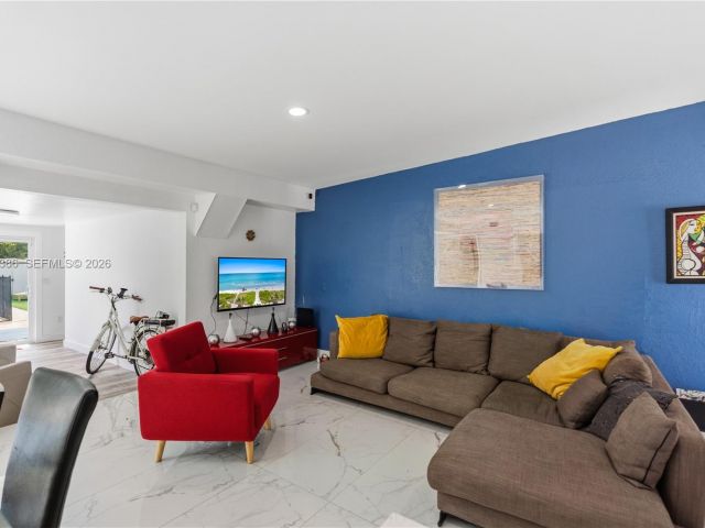 Продажа дома по адресу 1110 NE 130th St - фото 7523969