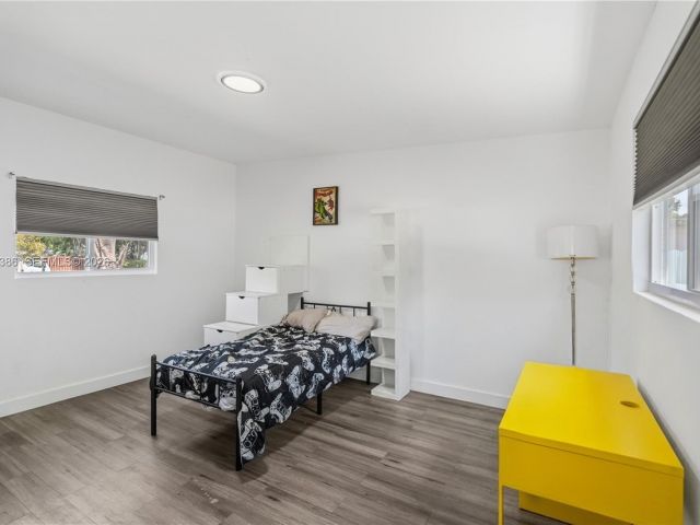 Продажа дома по адресу 1110 NE 130th St - фото 7523970