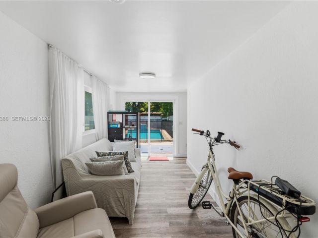 Продажа дома по адресу 1110 NE 130th St - фото 7523973