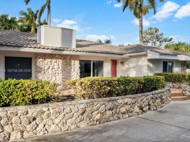 Дом в аренду по адресу 1247 Jackson St - фото 7524069