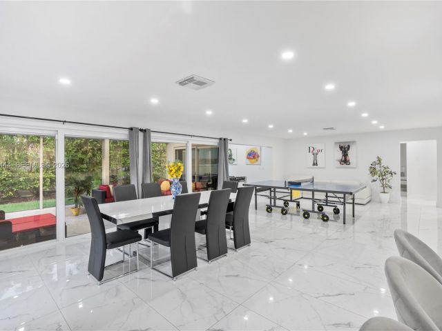 Дом в аренду по адресу 1247 Jackson St - фото 7524075