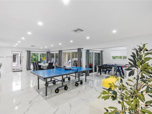 Дом в аренду по адресу 1247 Jackson St - фото 7524076