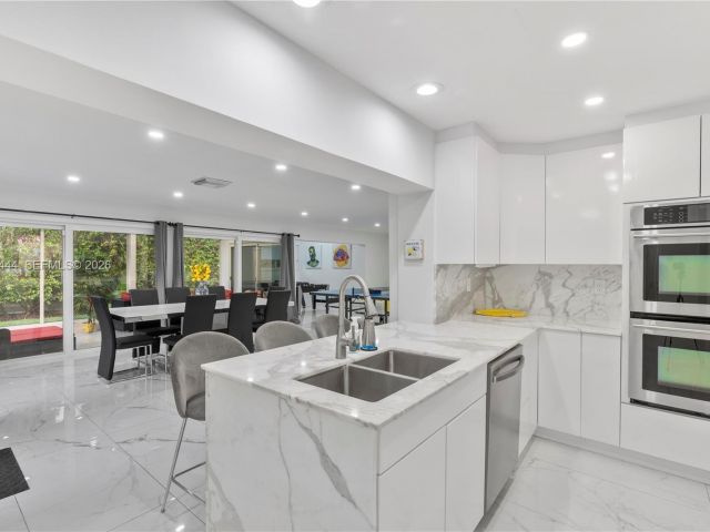 Дом в аренду по адресу 1247 Jackson St - фото 7524080