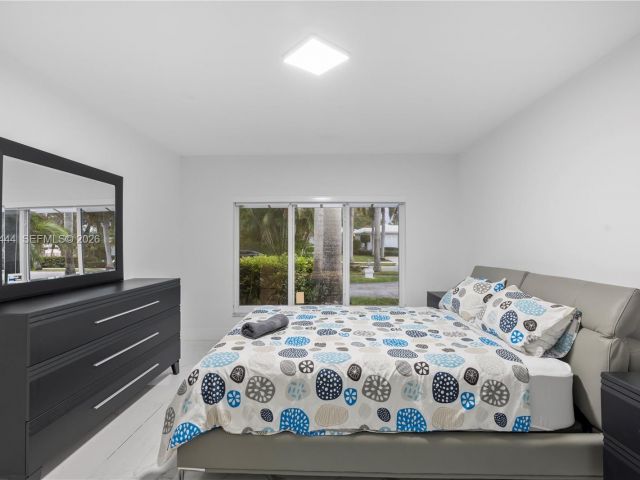 Дом в аренду по адресу 1247 Jackson St - фото 7524085