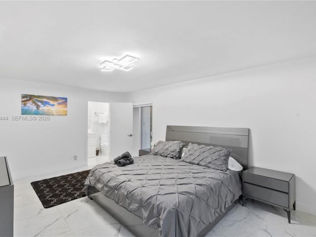 Дом в аренду по адресу 1247 Jackson St - фото 7524087