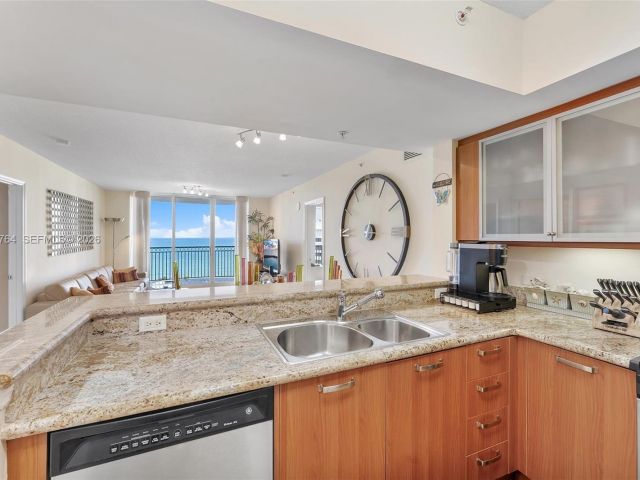 Продажа квартиры #1106 - фото 7526475