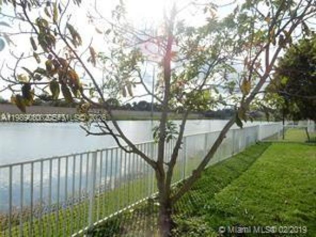 Дом в аренду по адресу 19150 SW 16th St - фото 7524703