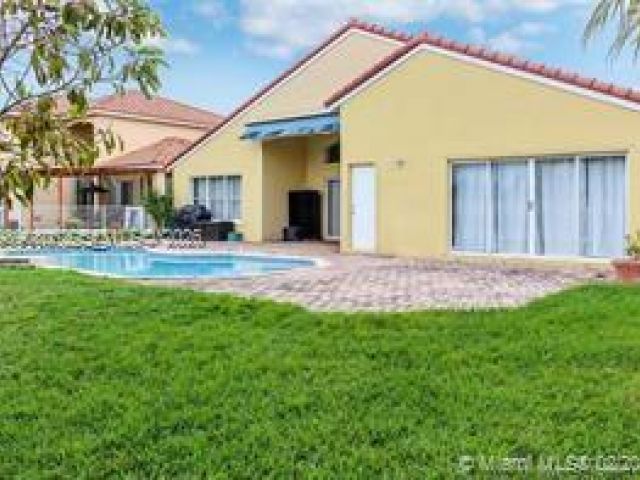 Дом в аренду по адресу 19150 SW 16th St - фото 7524707