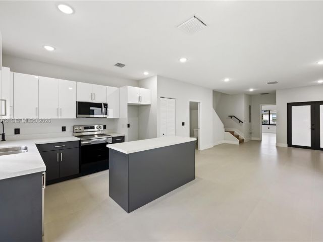 Дом в аренду по адресу 122 NW 5th Ave - фото 7524737