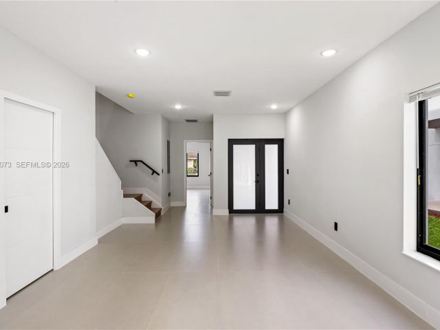 Дом в аренду по адресу 122 NW 5th Ave - фото 7524739