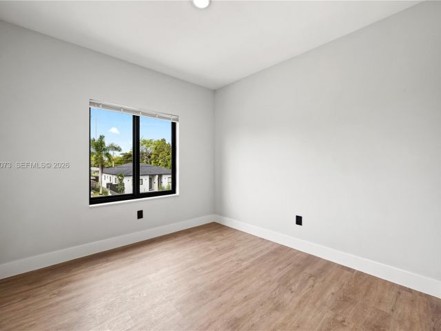 Дом в аренду по адресу 122 NW 5th Ave - фото 7524751