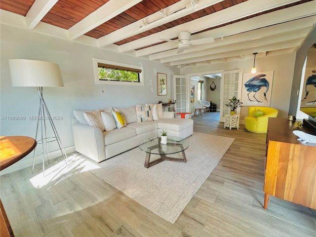 Дом в аренду по адресу 1175 NE 131st St - фото 7525888