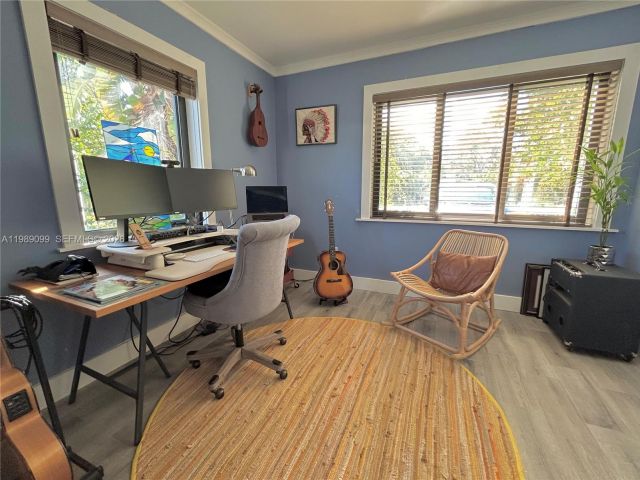 Дом в аренду по адресу 1175 NE 131st St - фото 7525896