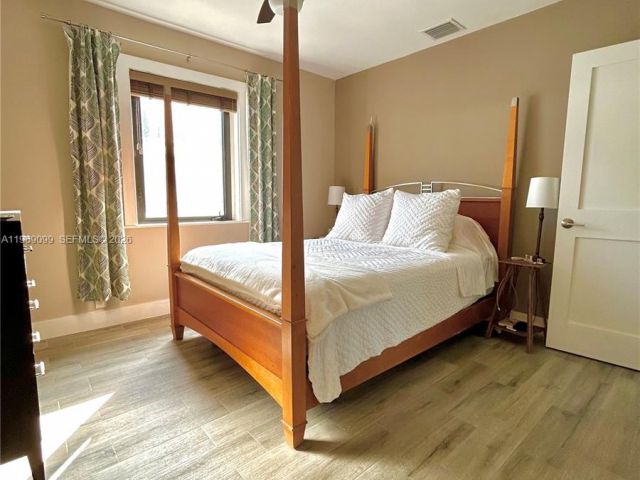 Дом в аренду по адресу 1175 NE 131st St - фото 7525898