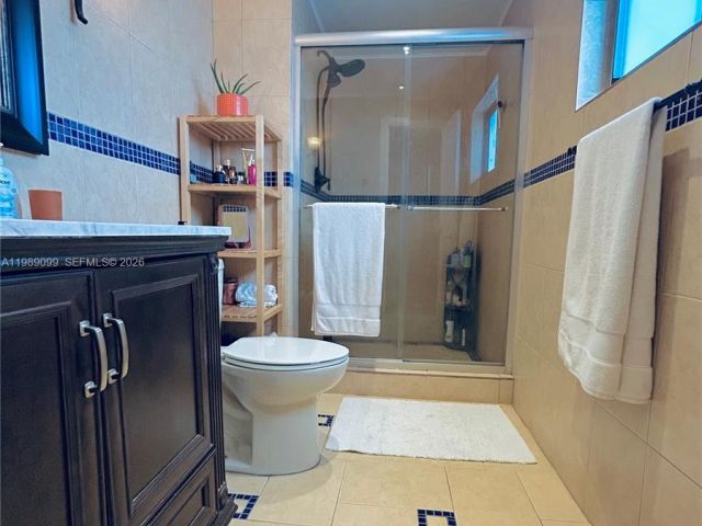 Дом в аренду по адресу 1175 NE 131st St - фото 7525899