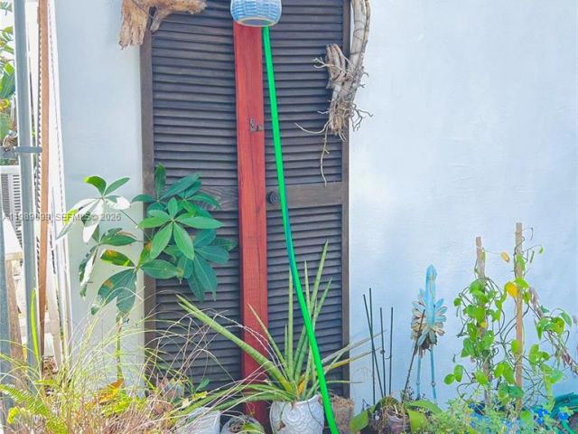 Дом в аренду по адресу 1175 NE 131st St - фото 7525902