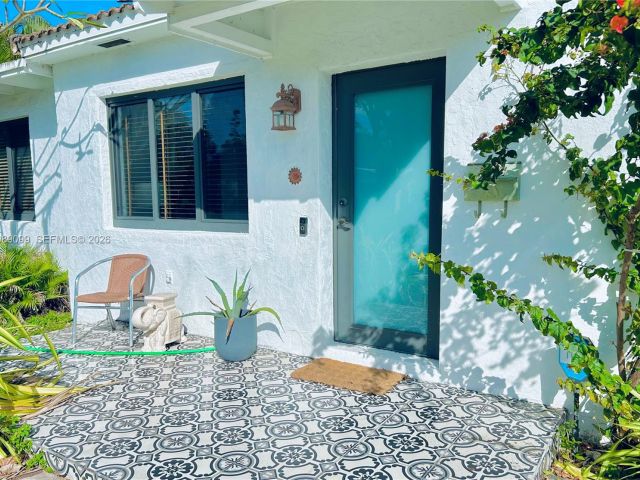 Дом в аренду по адресу 1175 NE 131st St - фото 7525907