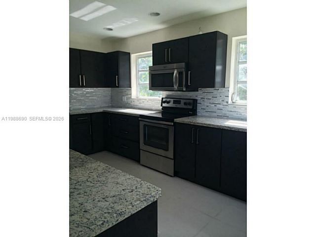 Дом в аренду по адресу 740 NE 179 TE - фото 7525942