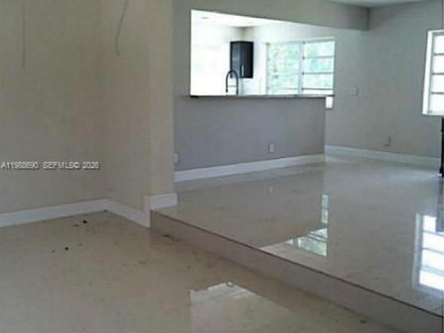 Дом в аренду по адресу 740 NE 179 TE - фото 7525952