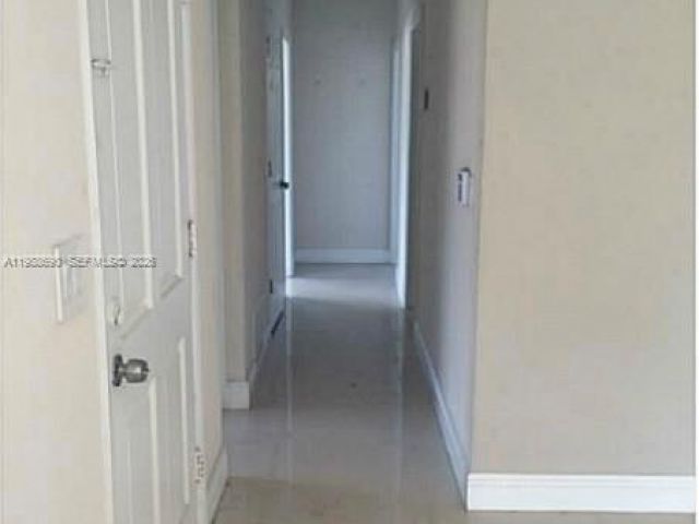 Дом в аренду по адресу 740 NE 179 TE - фото 7525953