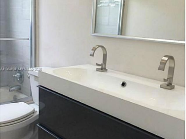 Дом в аренду по адресу 740 NE 179 TE - фото 7525954