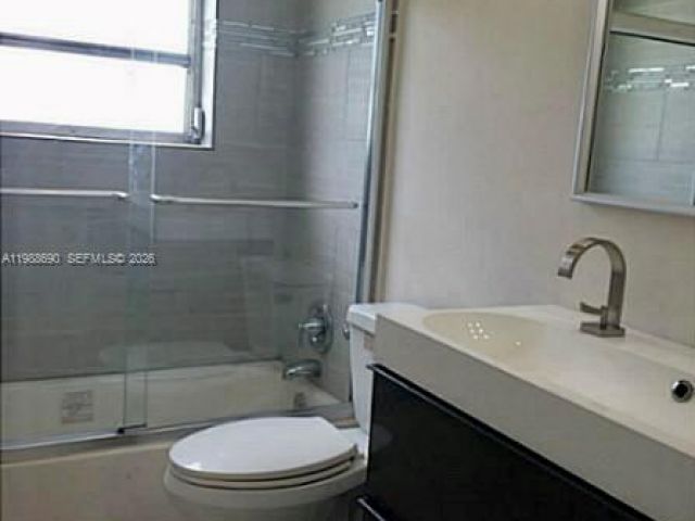 Дом в аренду по адресу 740 NE 179 TE - фото 7525955