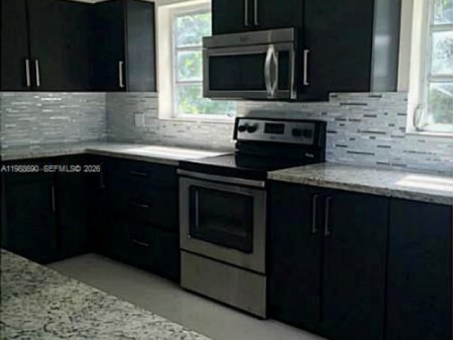 Дом в аренду по адресу 740 NE 179 TE - фото 7525958