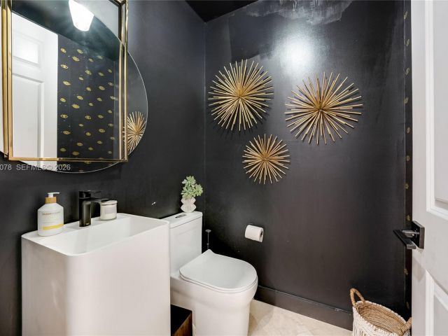 Продажа дома по адресу 20765 NE 32nd Ave - фото 7529464