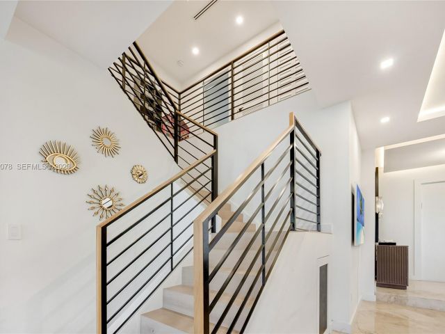 Продажа дома по адресу 20765 NE 32nd Ave - фото 7529465